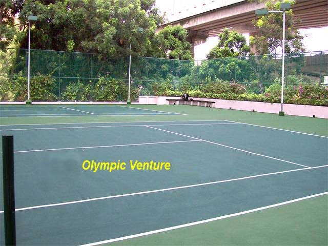 Tennis courts in Lanai Kiara Condominium