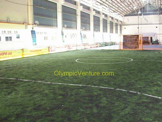 1 synthetic turf futsal court at a food cafe in Petaling Jaya.